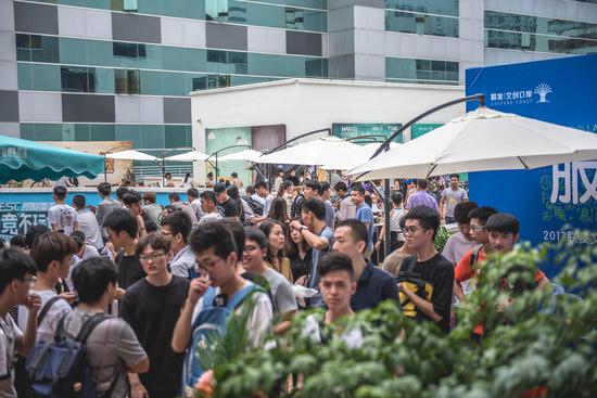 登贝莱连场戴帽+连场双响 8连击狂轰15球 今年足坛第一人