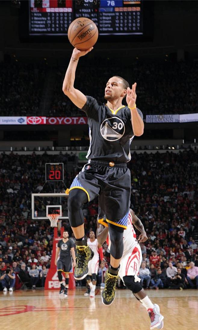 曼联自13年以来签的前锋在英超共打进191球，≈萨拉赫进球数