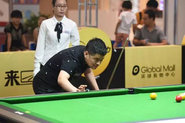 而教练们则 而教练们则