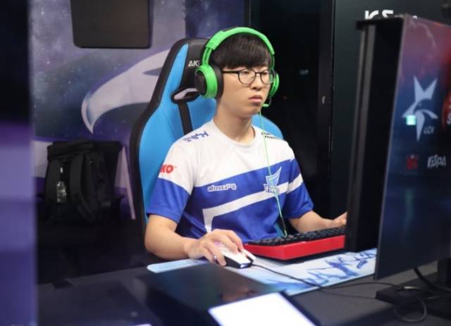 三是底角与 三是底角与